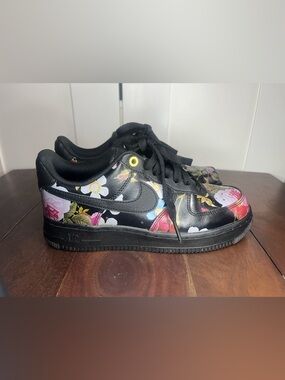 Women/Youth Nike Air Force 1 Low “Floral” Sz 6.5